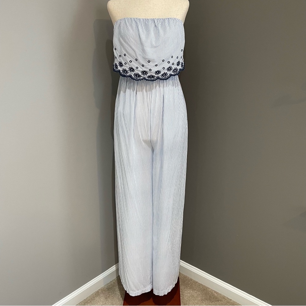 Jessica Simpson Jumpsuit Size M Strapless Blue and White Seersucker Embroidered